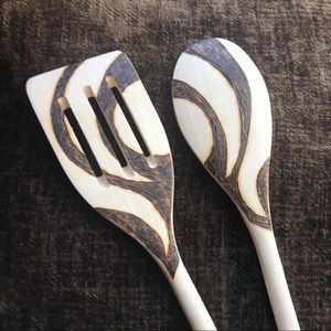 Swirly design artisan burned wooden spoon set
